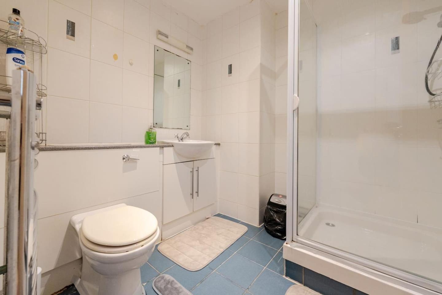 Private Room In Cardiff City Center Exterior photo